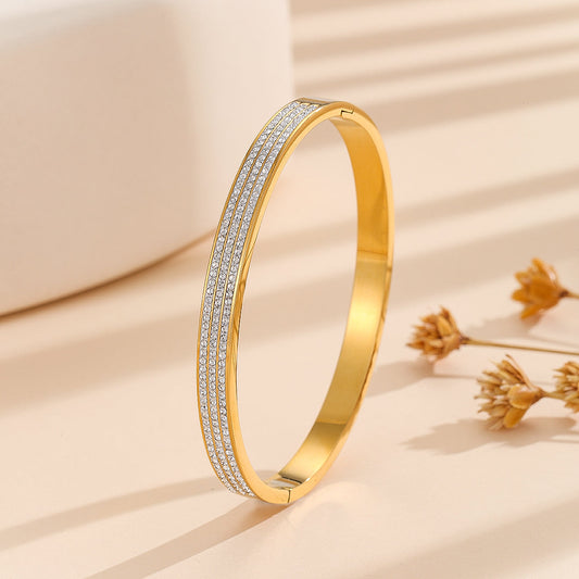 Elegant 18K Gold Elastic Bangle