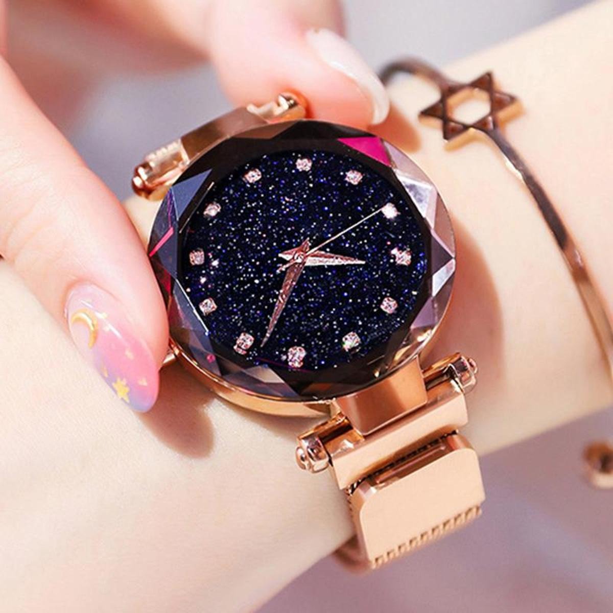 Cute And Classy Magnetic Wrist Watch For Girls